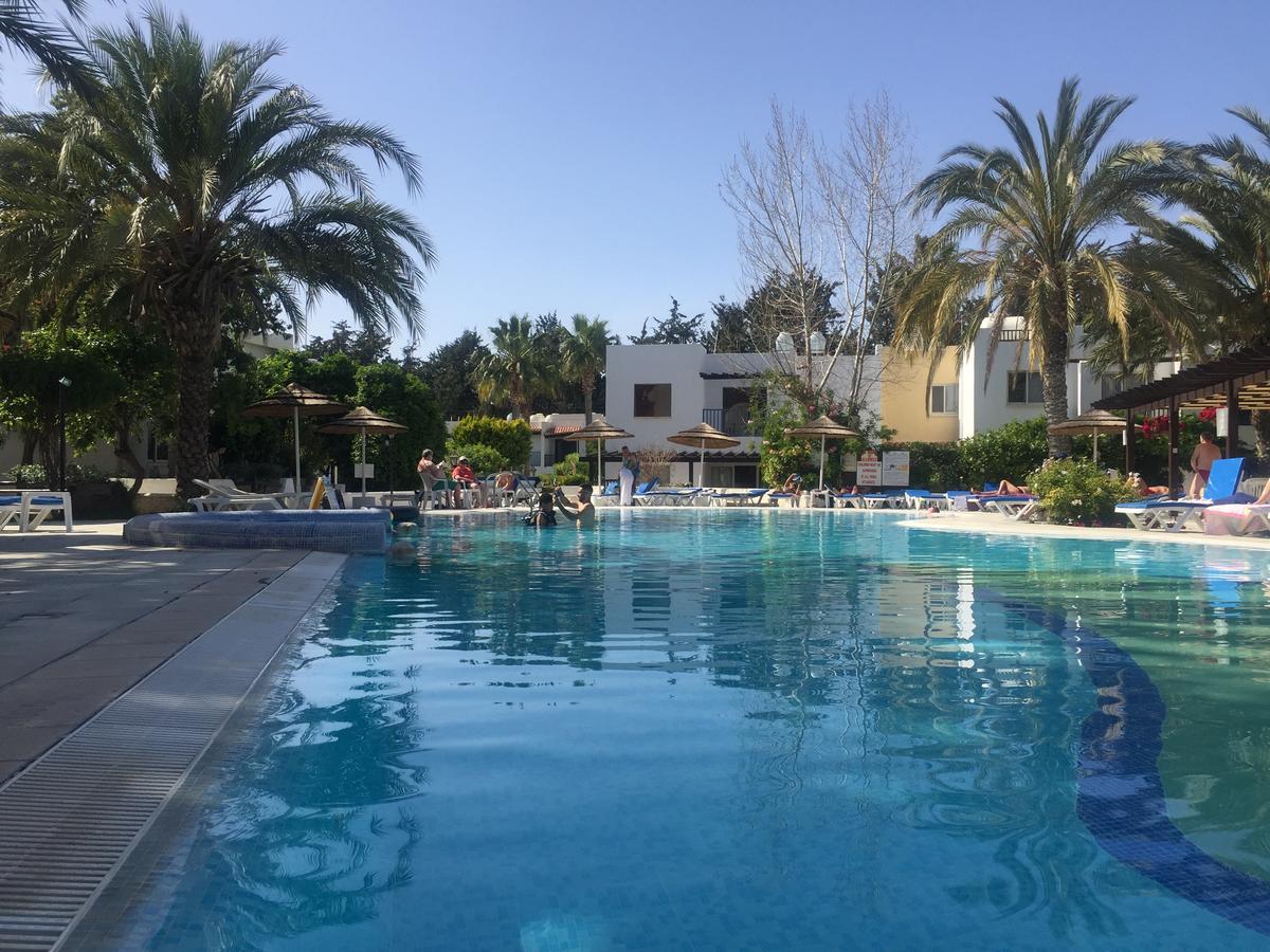 Paphos Gardens Apartment Esterno foto